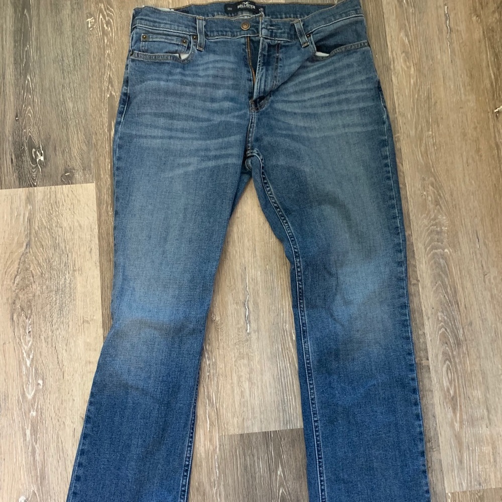 Hollister Bootcut Jeans 33x32, like new.